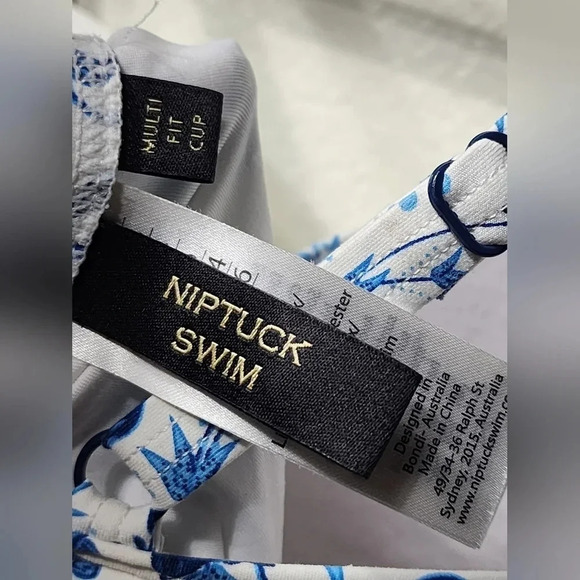 Niptuck One-Piece Floral Tummy Control Swimsuit Size 4 Beach Spring Summer - Picture 6 of 7